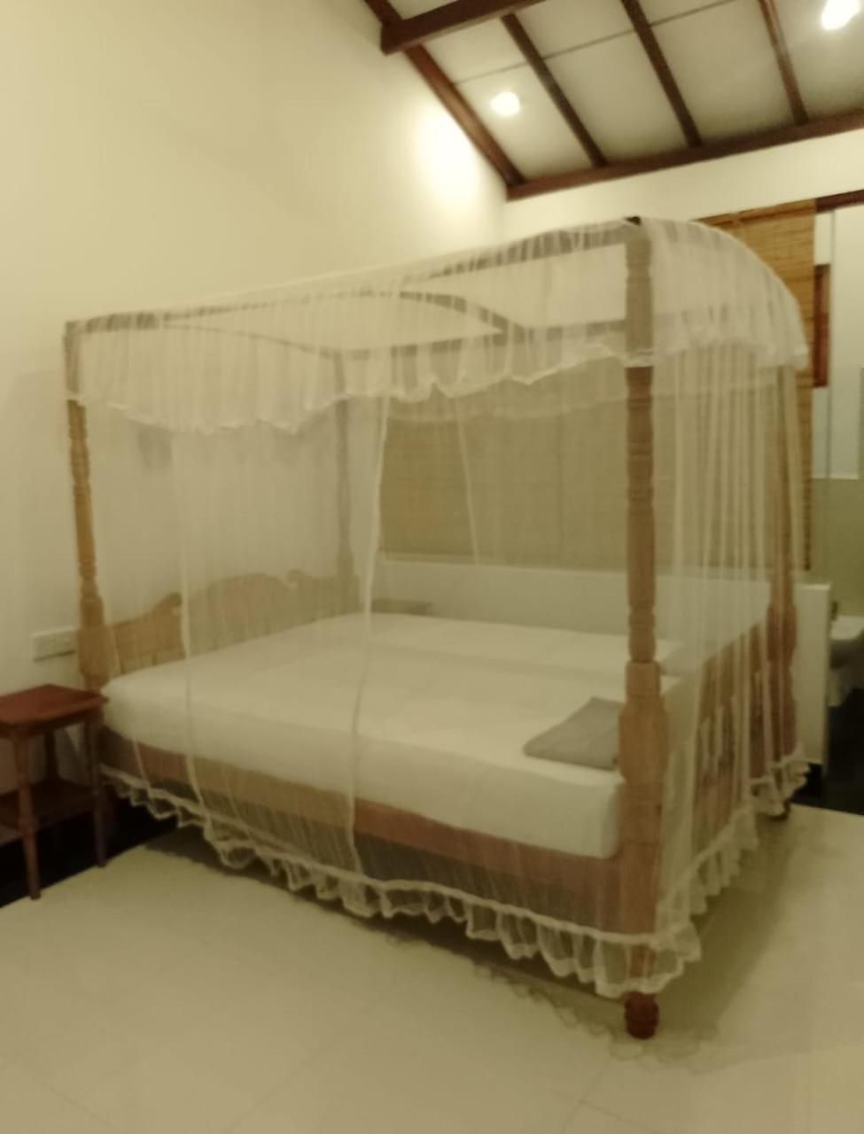 Skywalker Guest House Уелигама Екстериор снимка