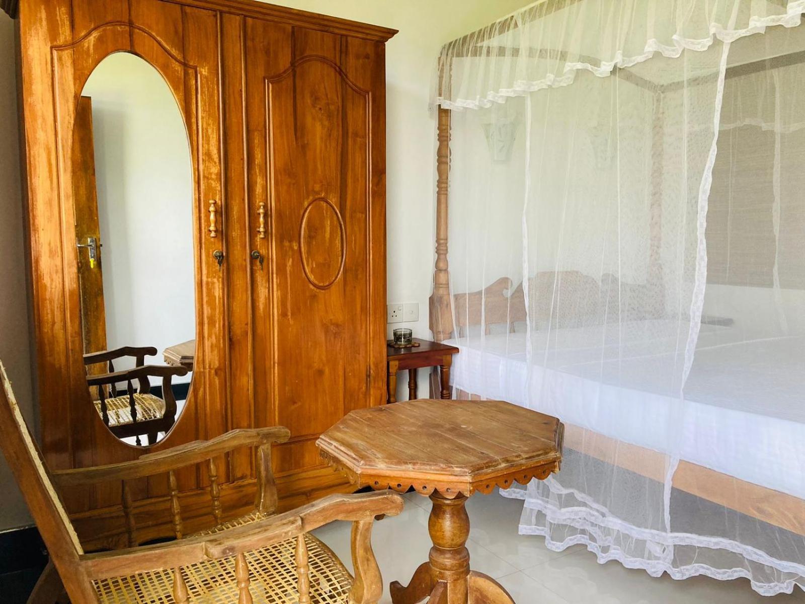 Skywalker Guest House Уелигама Екстериор снимка