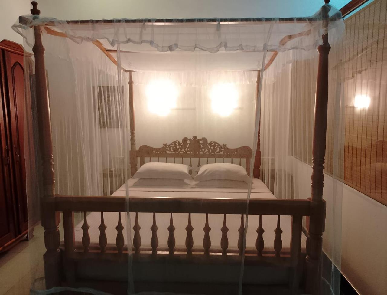 Skywalker Guest House Уелигама Екстериор снимка